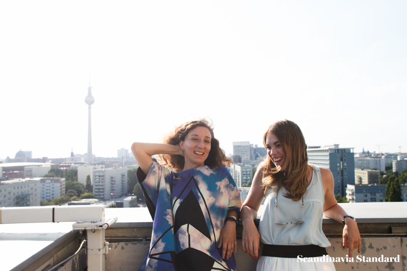 Laughing away - Ambra Fiorenza | Scandinavia Standard