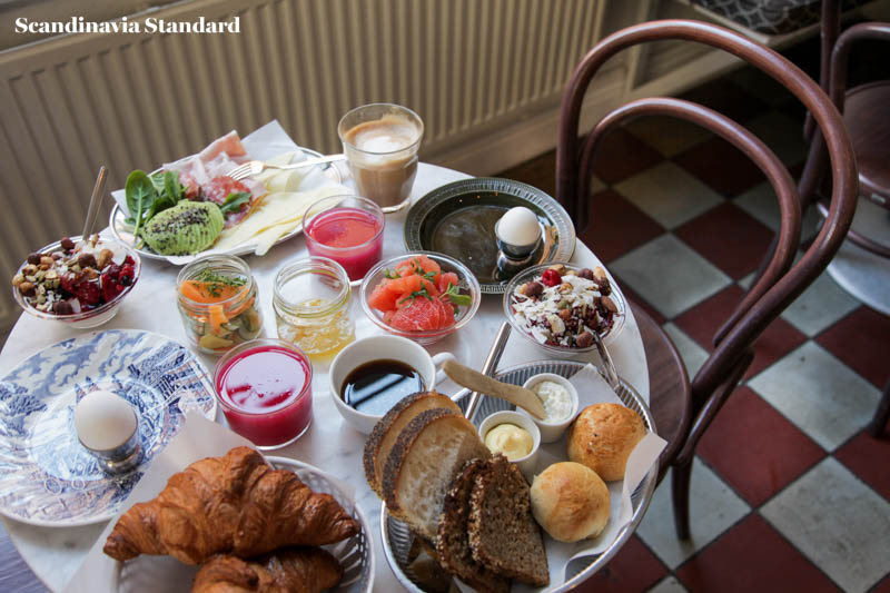 Pom & Flora Table Spread Brunch in Stockholm | Scandinavia Standard