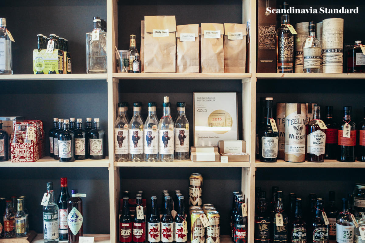 shelves-in-den-sidste-drabe-scandinavia-standard