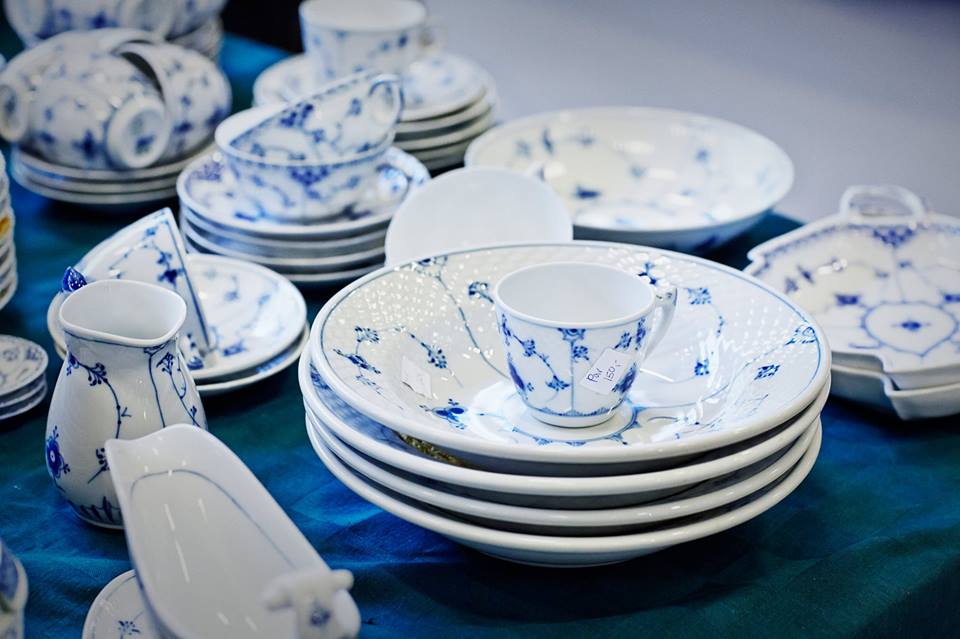 FLEA MARKET IN FORUM - Royal Copenhagen Porcelain Inexpensive Cheap - Nov 2015 - Whats on Copenhagen