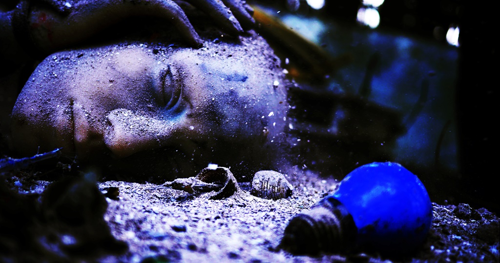 DUST - Play - CPH Stage | Theatre Performance | Scandinavia Standard