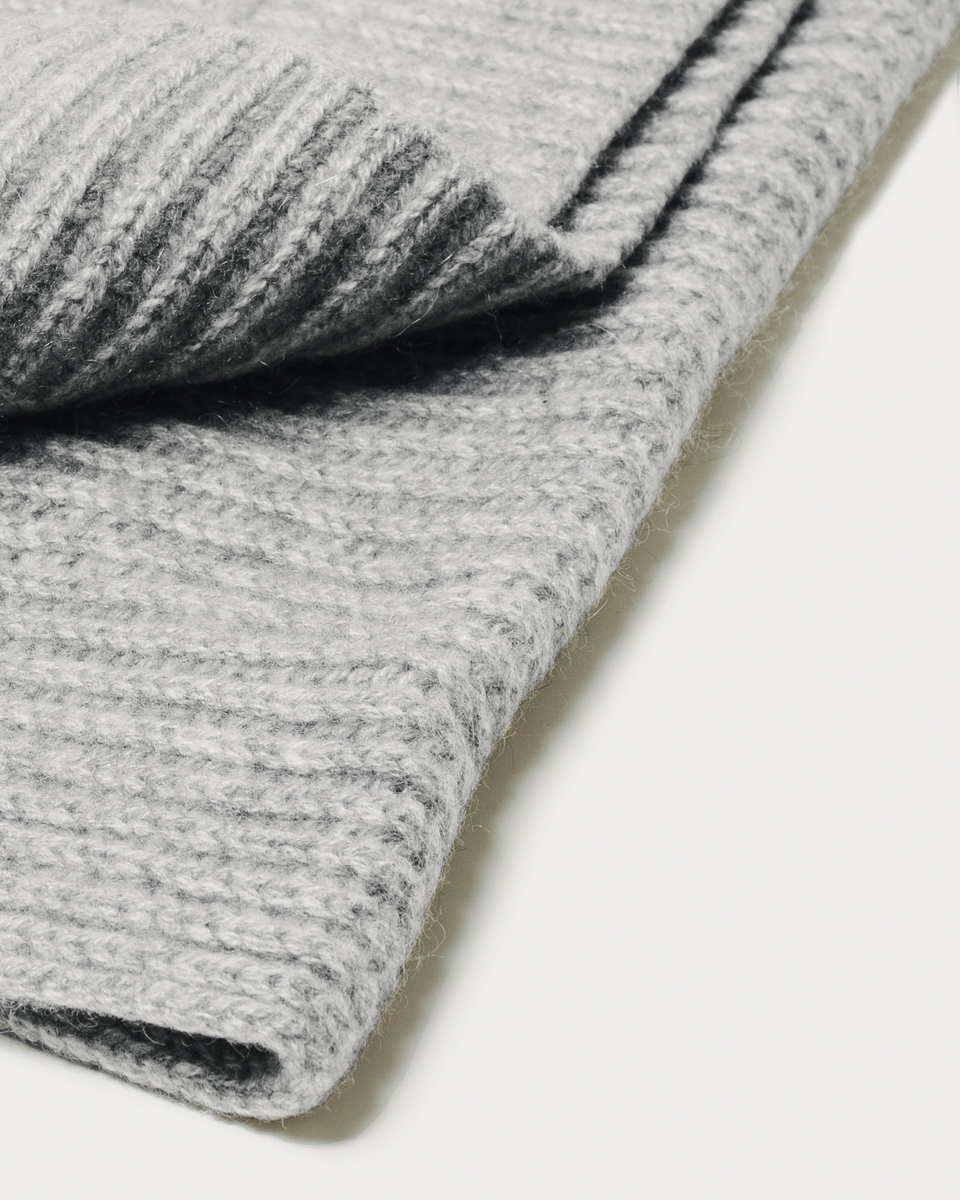 the-cashmere-scarf-2-everlane