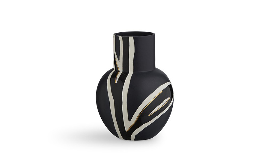 fiora-vase-in-midnight-blue-by-kahler-x-stine-goya