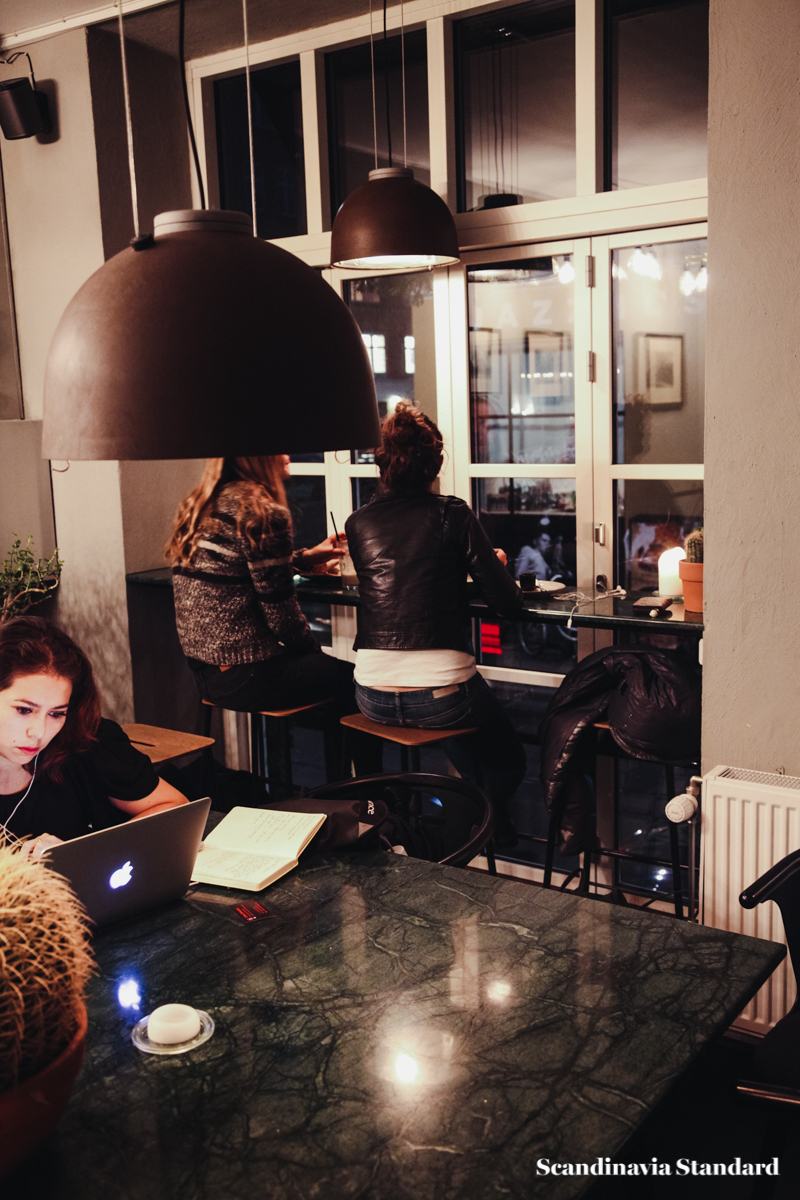 hafnia-restaurant-tables-scandinavia-standard